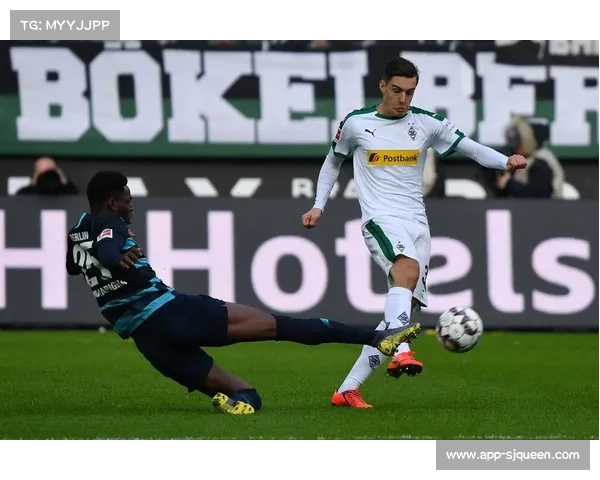 门兴格拉德巴赫与柏林赫塔互交白卷，0-0闷平